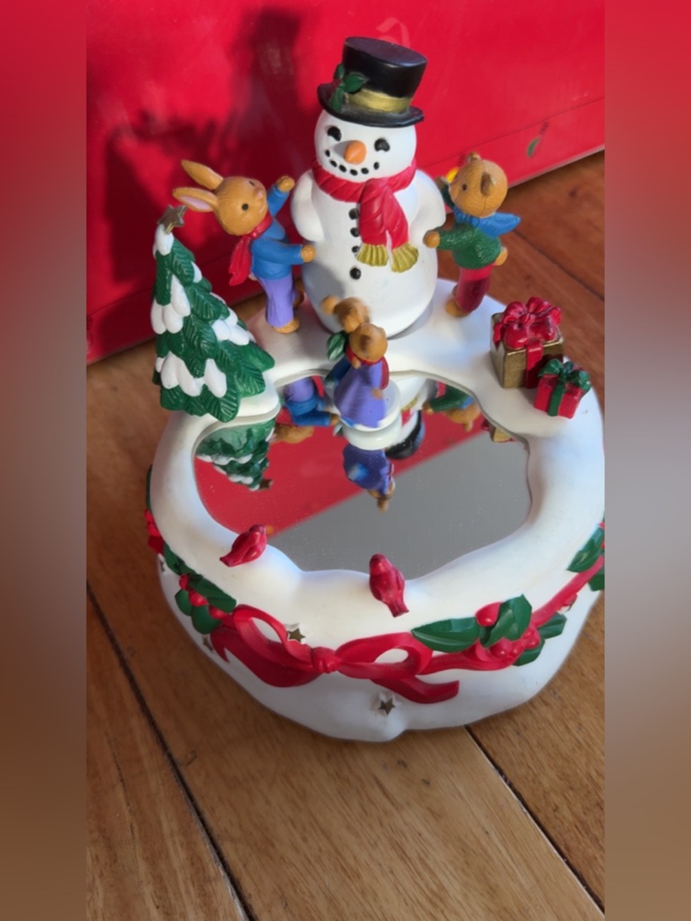 RARE ‘96 Avon Wind up Twirling Skaters Music Box